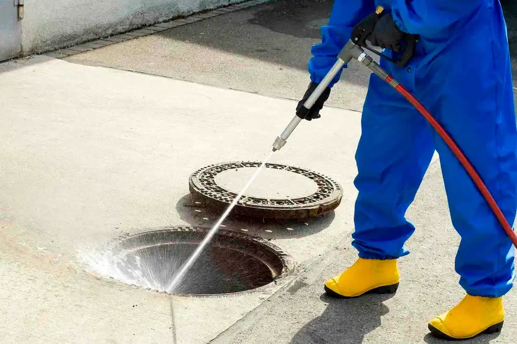 How much does it cost to hyrdojet a drain?